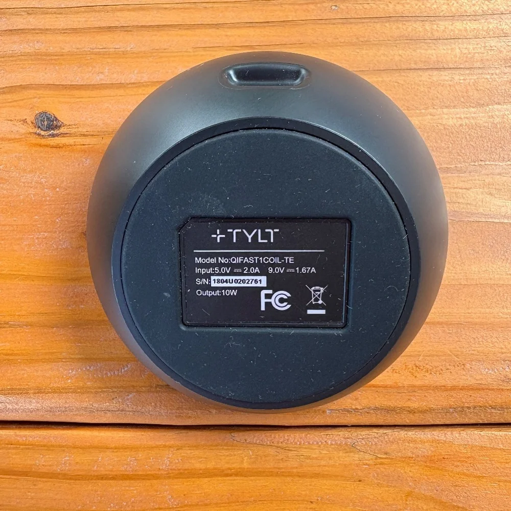 TYLT Wireless Fast Charge Pad QIFAST1COIL & Qualcomm Quick Charge 3.0 with Cord